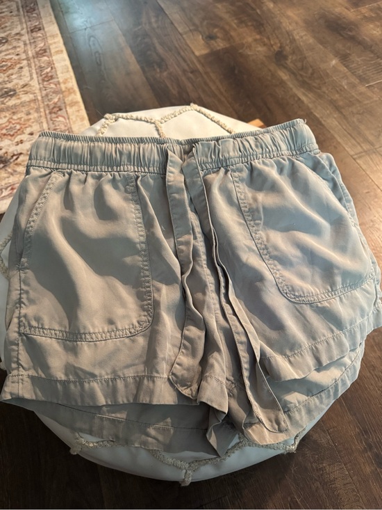 C&C California Pants - Women's Lightweight Elastic Waist Drawstring Shorts - Light Greenish/Beige